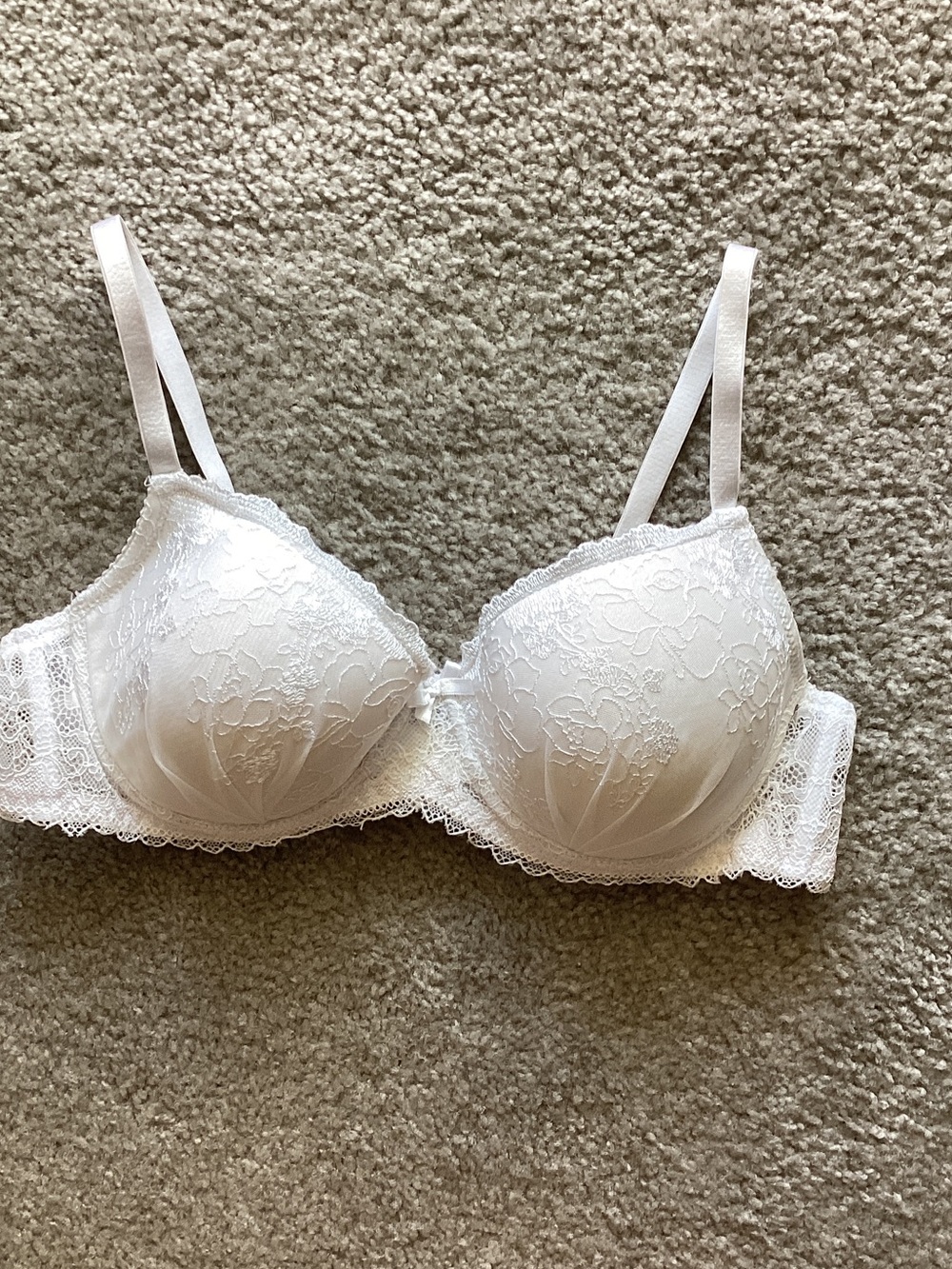 Marilyn Monroe White Lace Padded Push-Up Bra, 38C